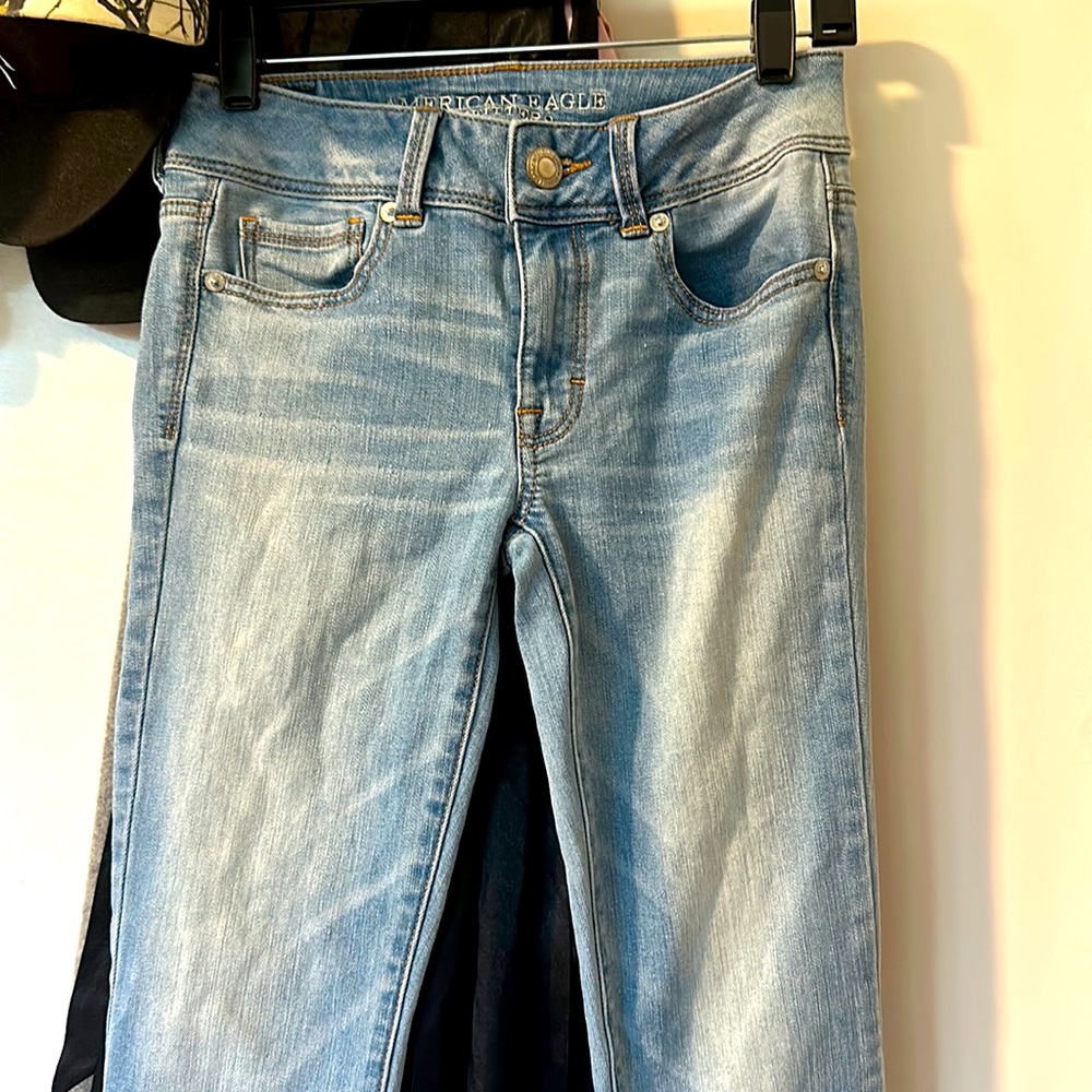 Size 0 short American Eagle bootcut flare jeans, light wash